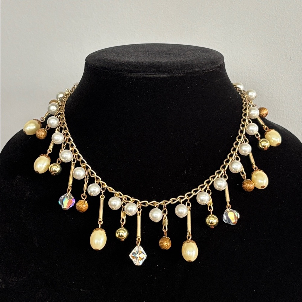 Vintage Lisner 50’s 60’s Gold Tone Pearl & Crystal Charm Necklace